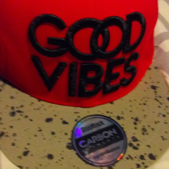 Snap back hat - Picture 4 of 4